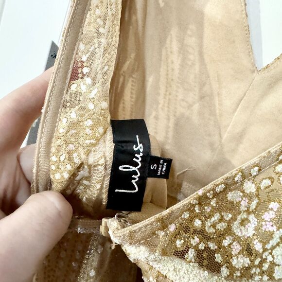 LULU'S Dress Women Size Small Gold Sequin NYE Deep V Sleeveles Mini Lace Layered - Picture 4 of 5